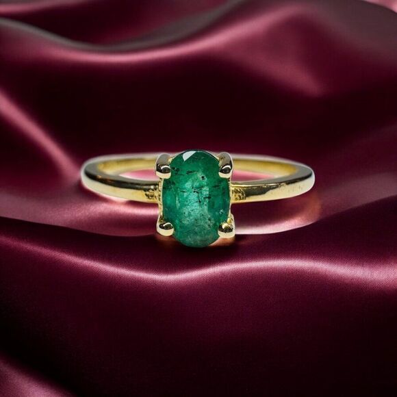 10K Gold -Natural Colombian Emerald Ring -Size 7- Oval Cut Solitaire Ring -1.5g - Picture 1 of 16